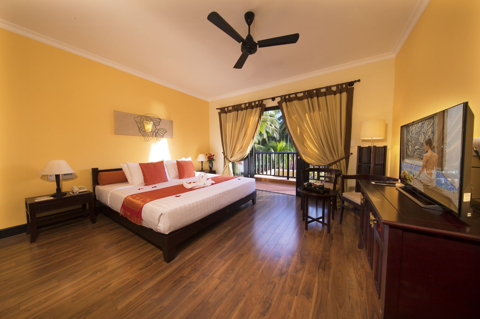 PHÒNG DELUXE HƯỚNG VƯỜN